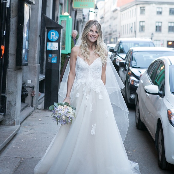 Monique Lhuillier Severine Wedding Dress - Picture 4 of 6